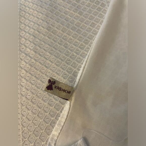 White wide scarf Lacey iridescent vintage look With beating around two sides - Picture 5 of 6